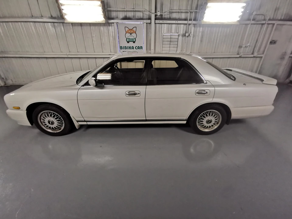 1994 Nissan Cedric 7th Gen - Image 11 of 31