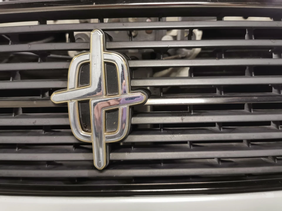 1994 Nissan Cedric 7th Gen - Image 21 of 31