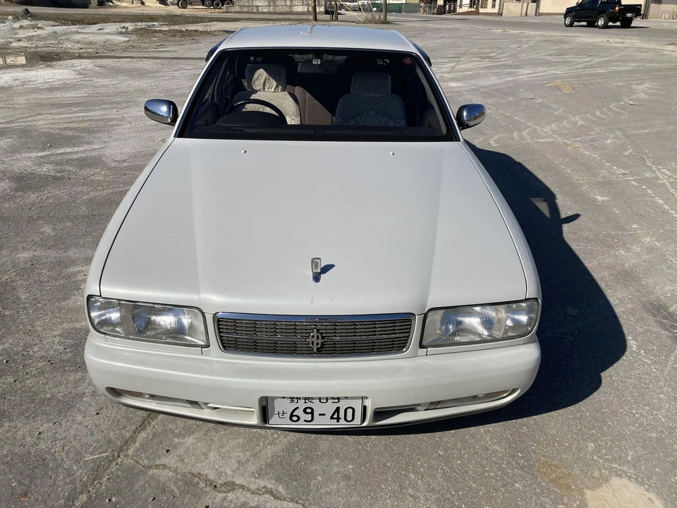 1994 Nissan Cedric 8th Gen - Image 2 of 31