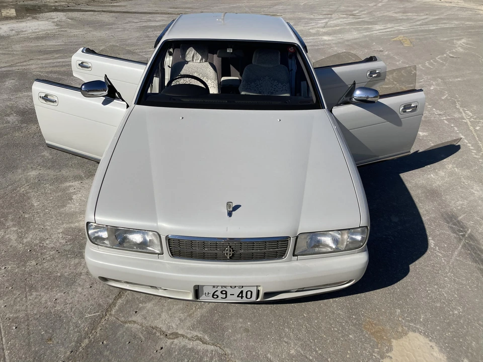1994 Nissan Cedric 8th Gen - Image 18 of 31