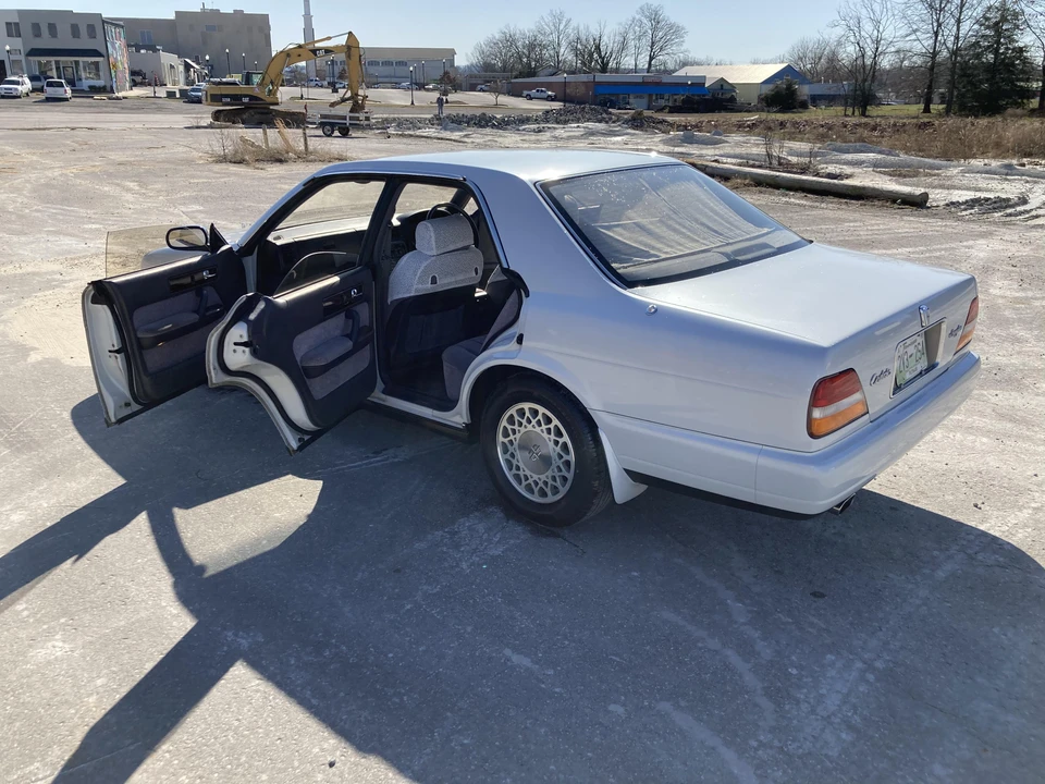 1994 Nissan Cedric 8th Gen - Image 22 of 31