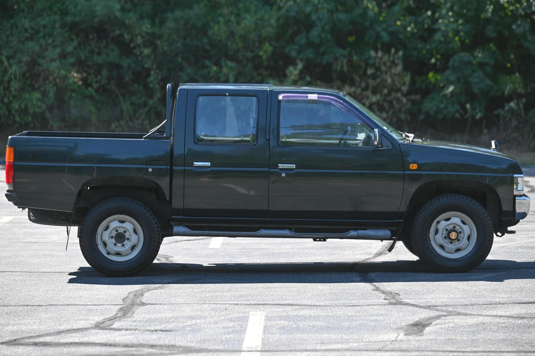 1994 Nissan Frontier - Image 3 of 31