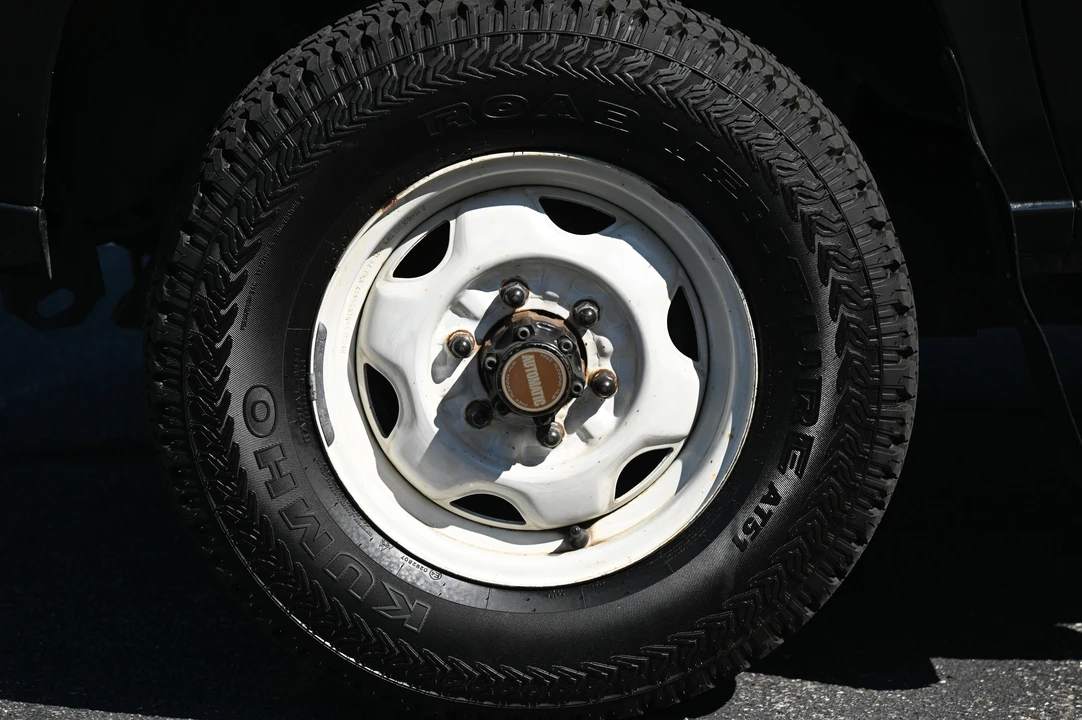 1994 Nissan Frontier - Image 22 of 31