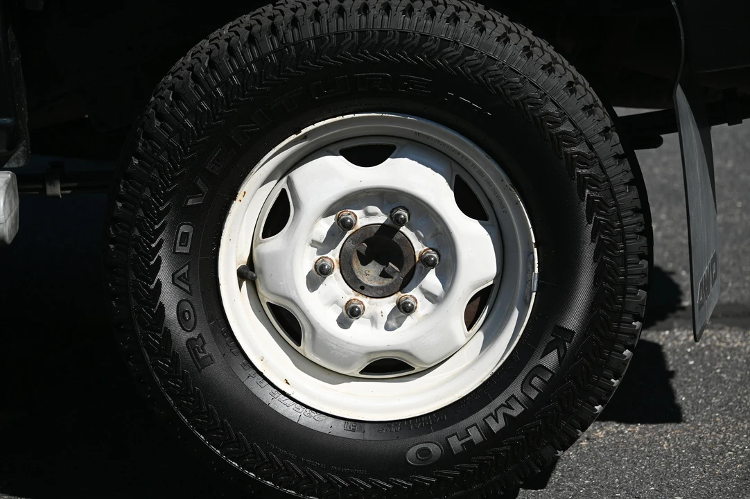1994 Nissan Frontier - Image 23 of 31