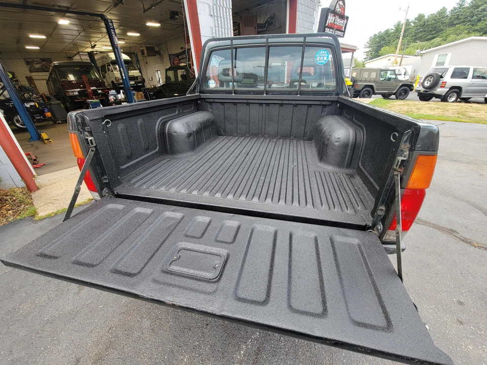 1994 Nissan Frontier - Image 19 of 31