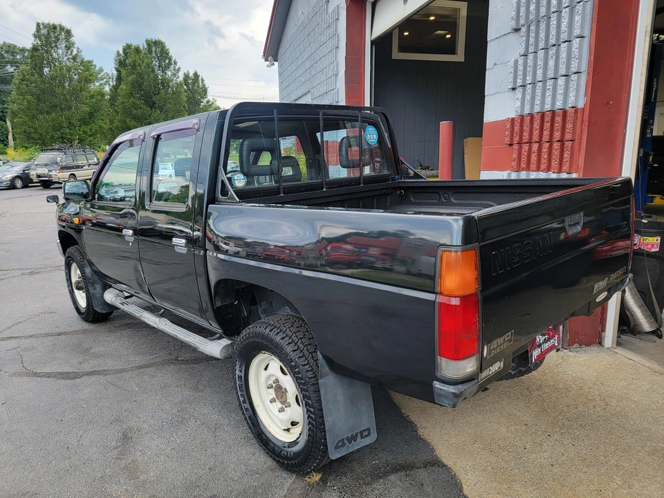 1994 Nissan Frontier - Image 12 of 31