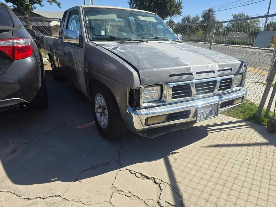 1994 Nissan Frontier - Image 2 of 8