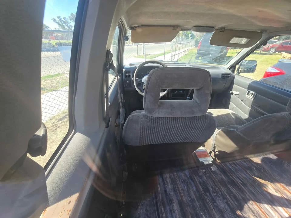1994 Nissan Frontier - Image 8 of 8