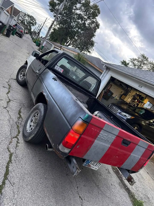 1994 Nissan Frontier - Image 2 of 2