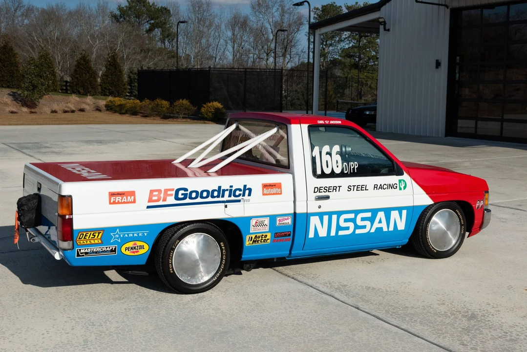 1994 Nissan Frontier - Image 28 of 31