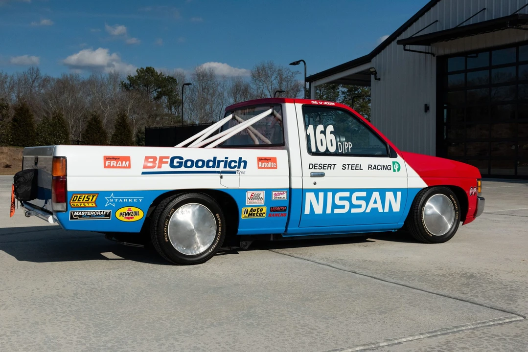 1994 Nissan Frontier - Image 27 of 31