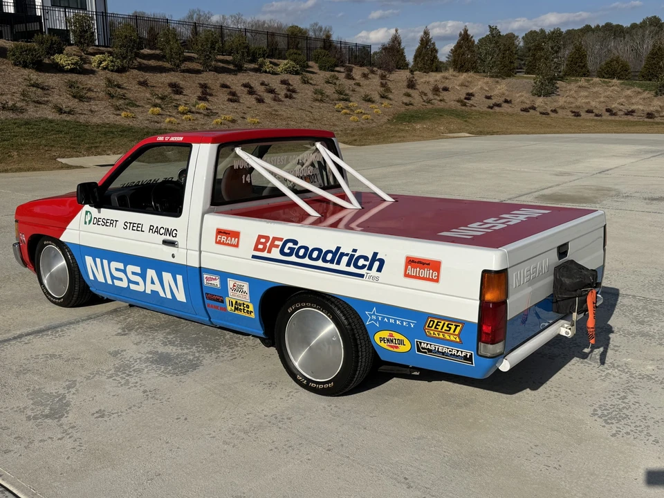 1994 Nissan Frontier - Image 12 of 31