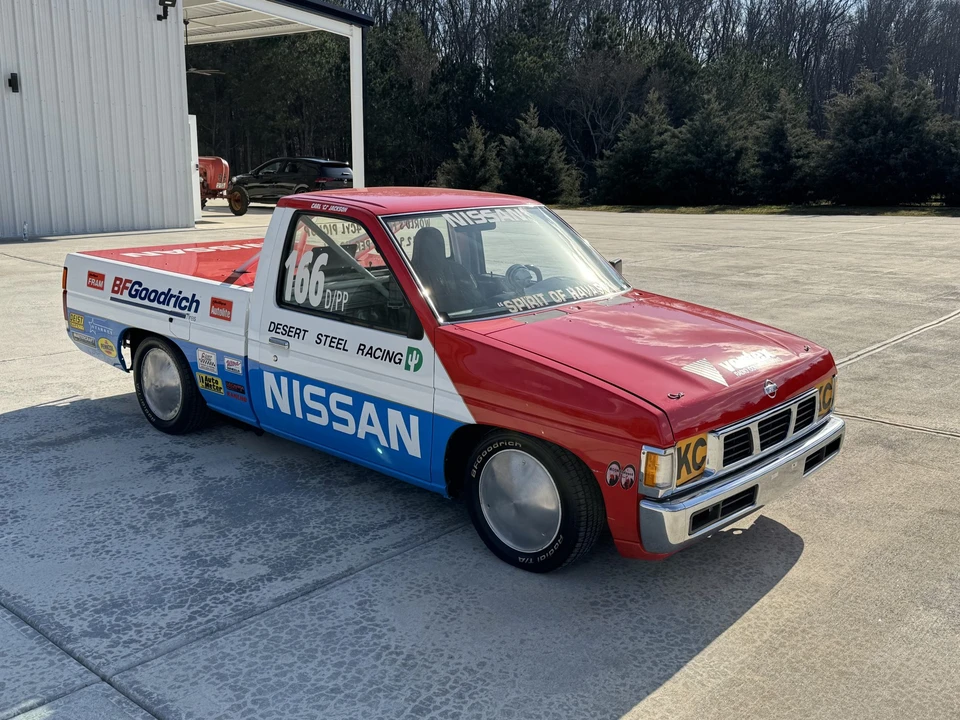 1994 Nissan Frontier - Image 4 of 31