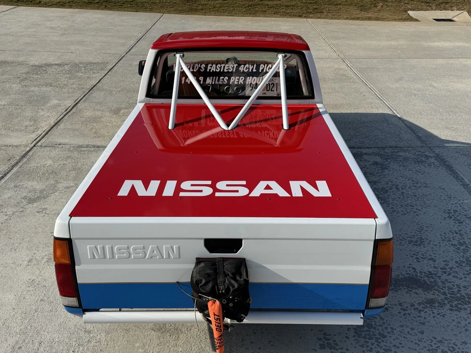 1994 Nissan Frontier - Image 10 of 31