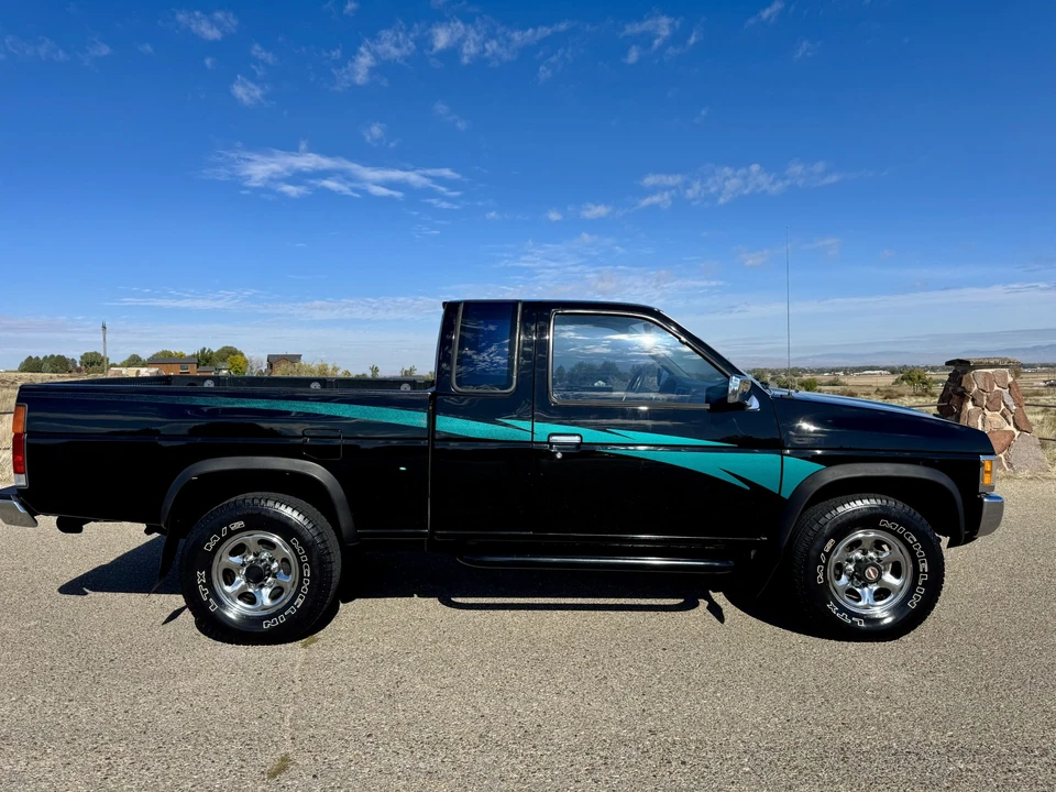 1994 Nissan Frontier - Image 9 of 31