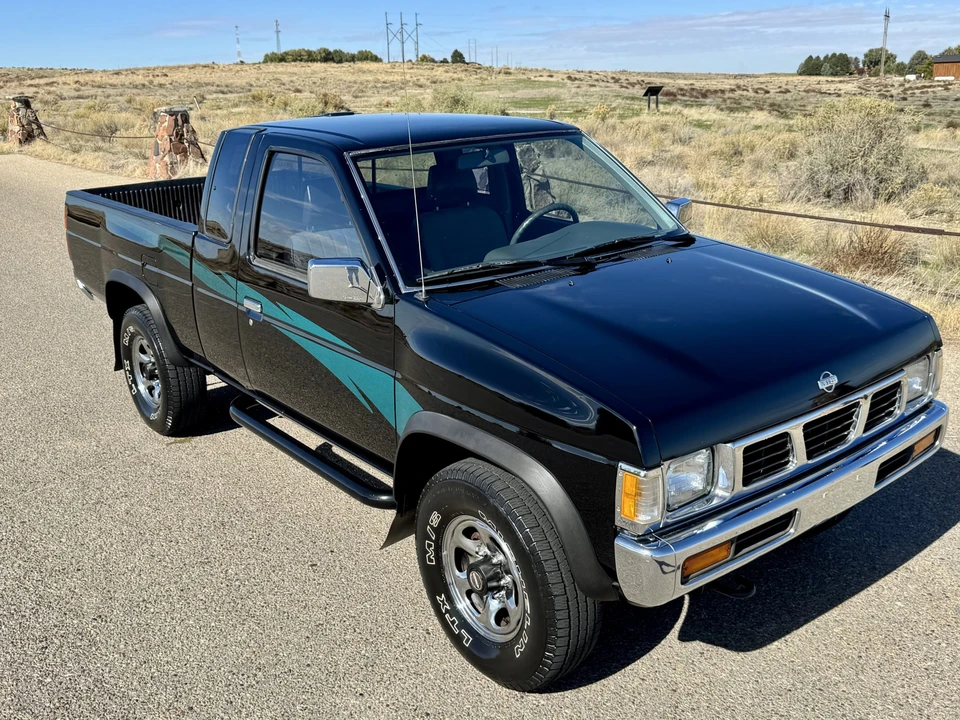 1994 Nissan Frontier - Image 11 of 31