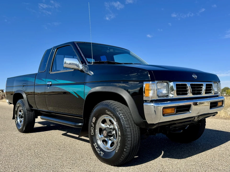 1994 Nissan Frontier - Image 10 of 31