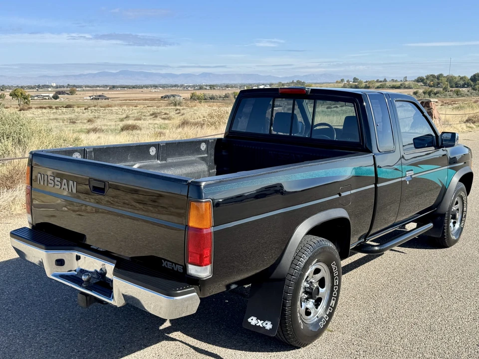 1994 Nissan Frontier - Image 8 of 31