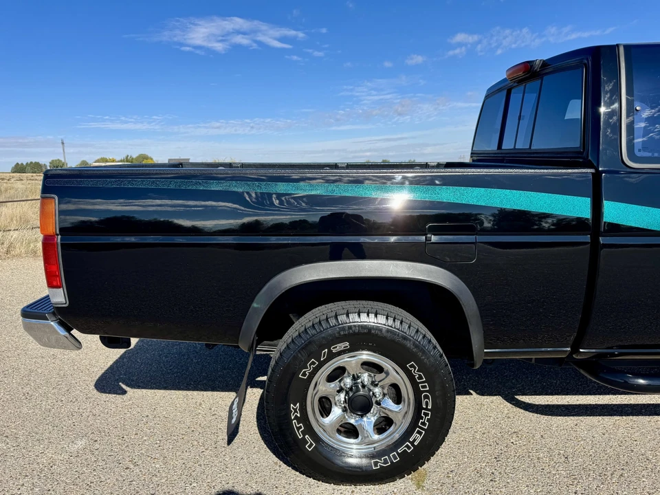 1994 Nissan Frontier - Image 29 of 31