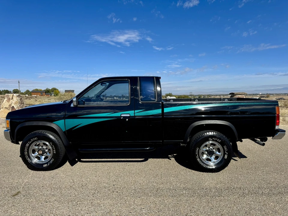 1994 Nissan Frontier - Image 5 of 31