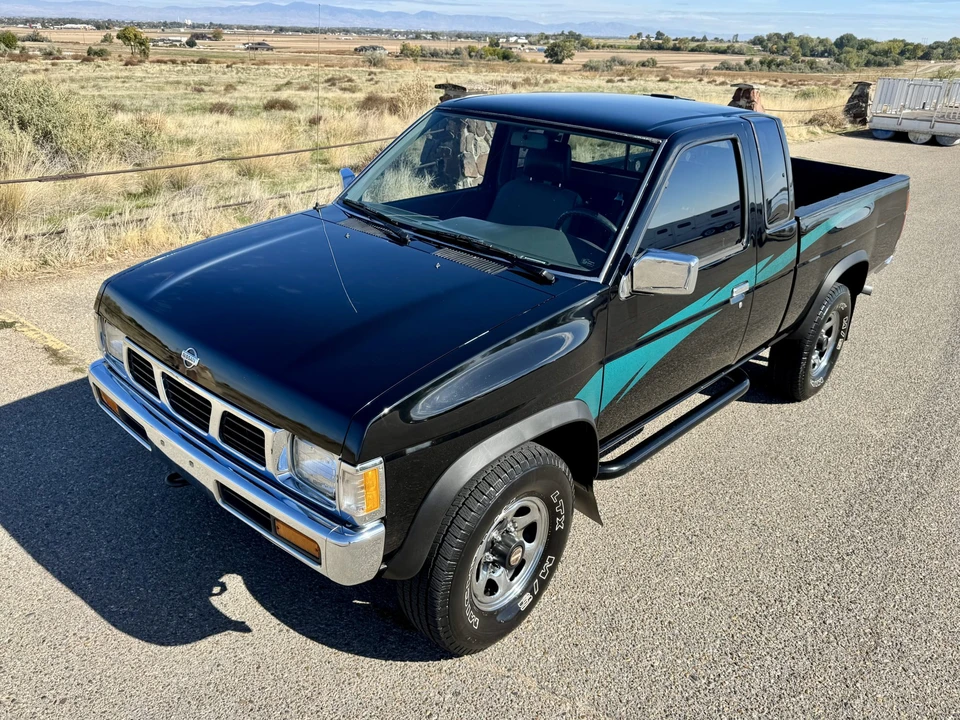 1994 Nissan Frontier - Image 4 of 31