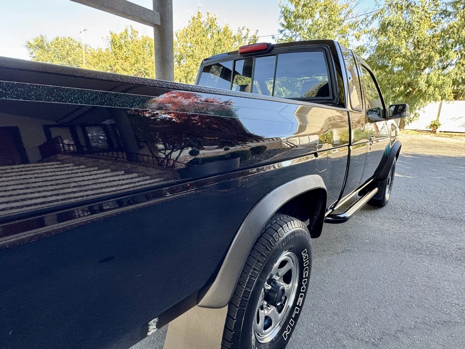 1994 Nissan Frontier - Image 27 of 31