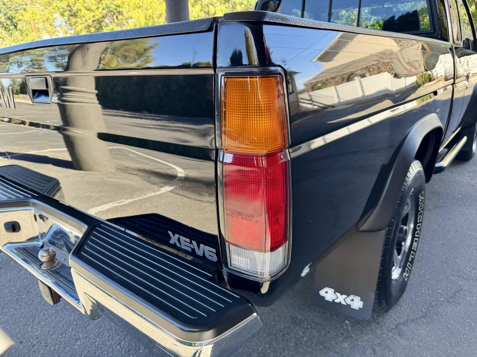 1994 Nissan Frontier - Image 26 of 31