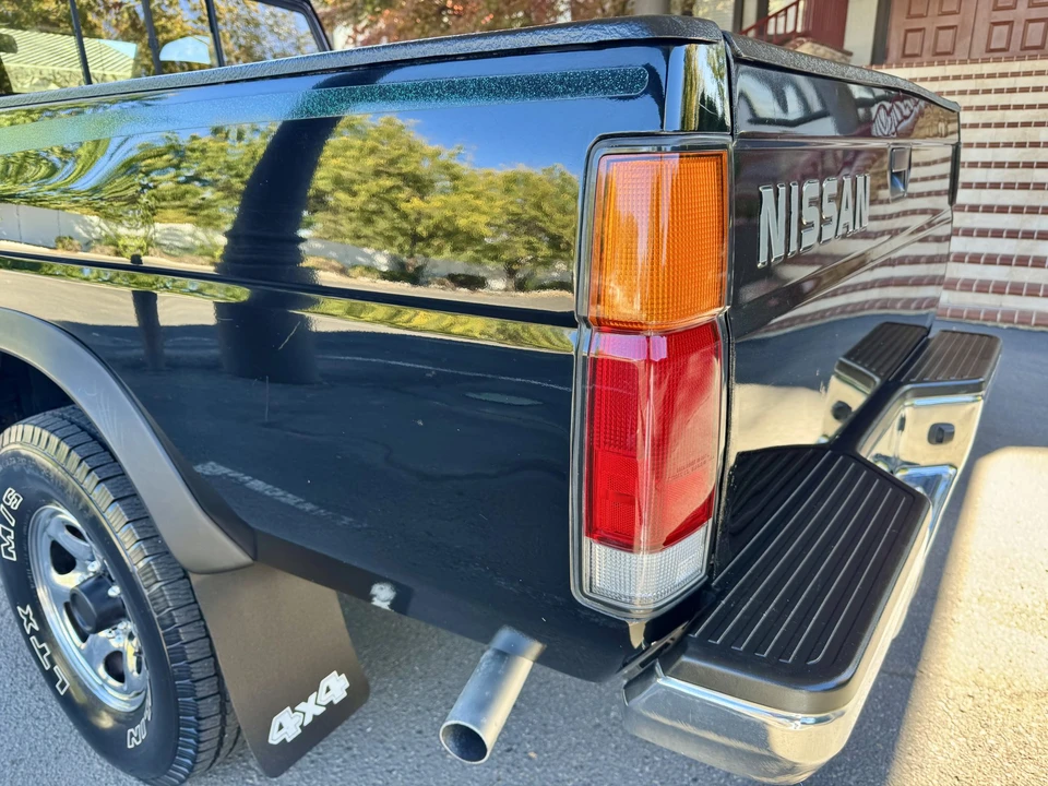 1994 Nissan Frontier - Image 22 of 31