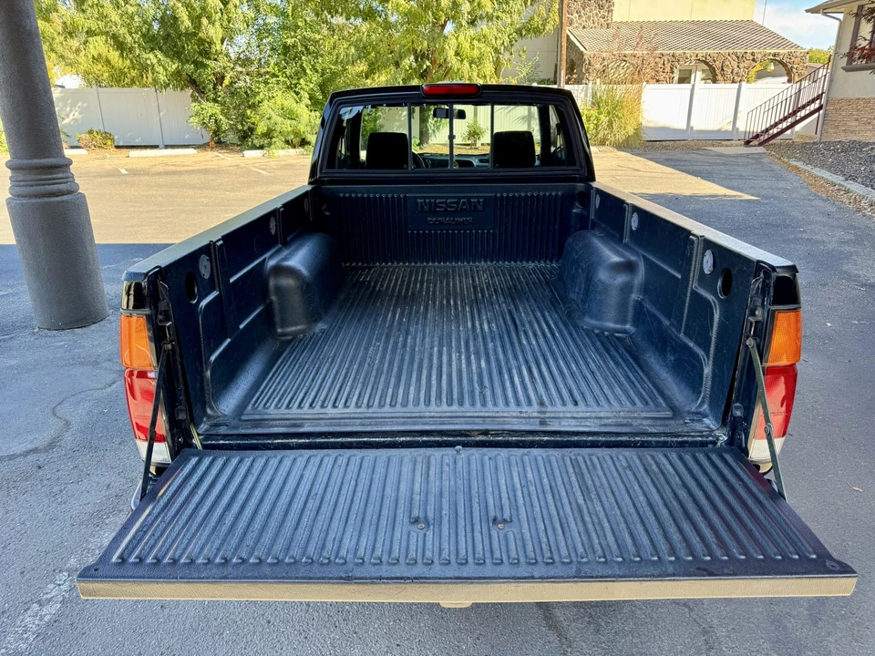 1994 Nissan Frontier - Image 25 of 31
