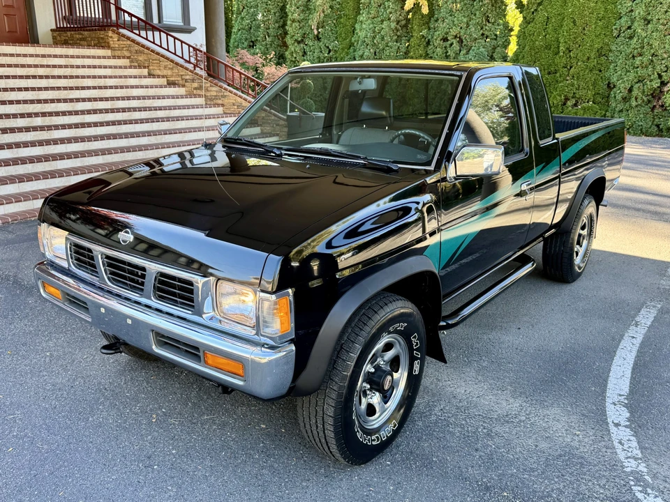 1994 Nissan Frontier - Image 3 of 31