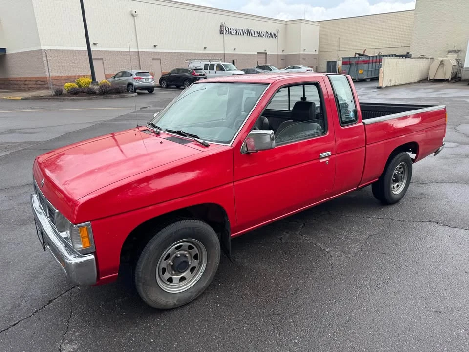 1994 Nissan Frontier - Image 2 of 17