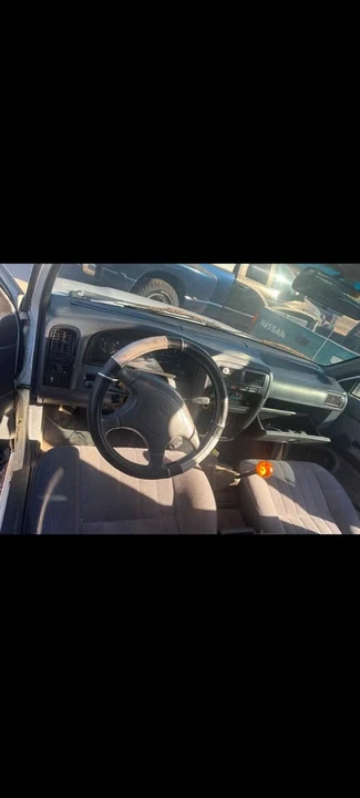 1994 Nissan Frontier - Image 3 of 4