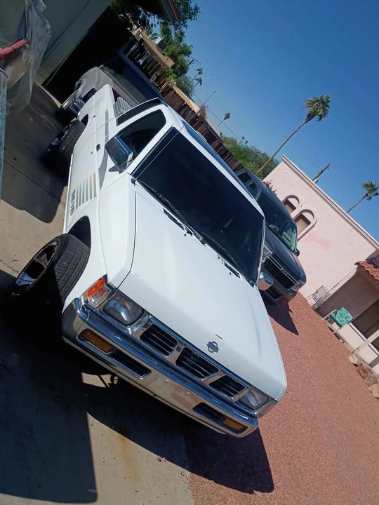 1994 Nissan Frontier - Image 2 of 4