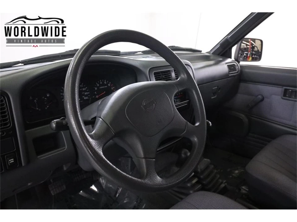1994 Nissan Pathfinder 1st Gen - Image 29 of 31
