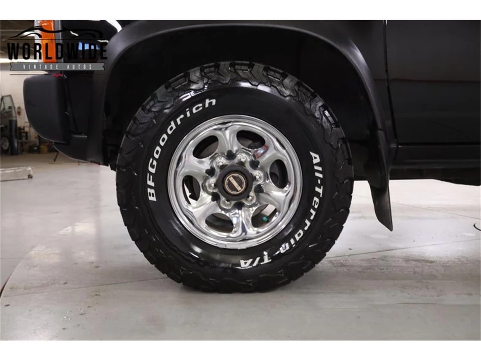 1994 Nissan Pathfinder 1st Gen - Image 12 of 31