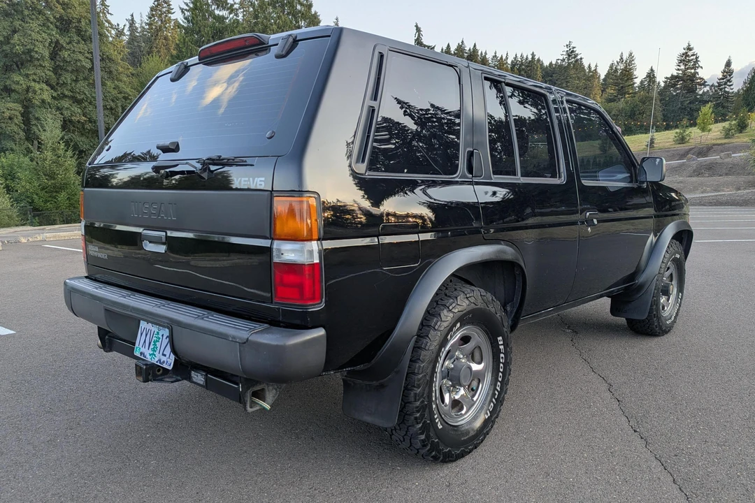 1994 Nissan Pathfinder 1st Gen - Image 4 of 31