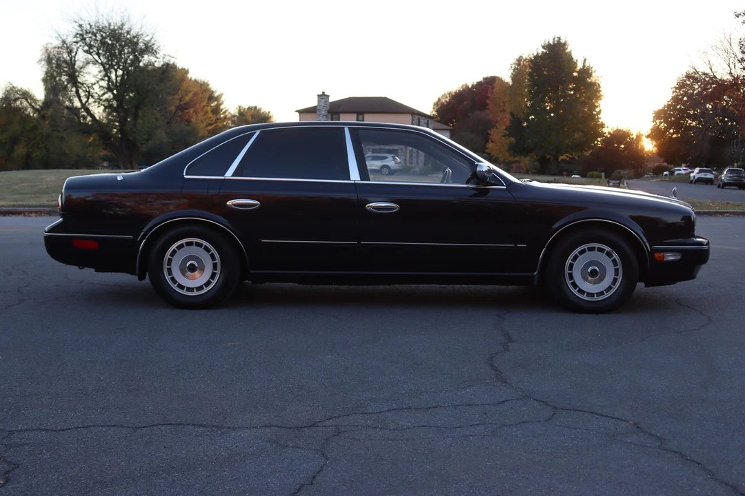 1994 Nissan President 3rd Gen - Image 9 of 31