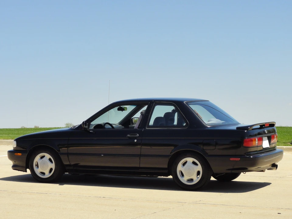1994 Nissan Sentra 3rd Gen - Image 10 of 31