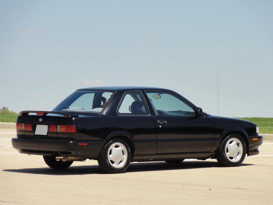 1994 Nissan Sentra 3rd Gen - Image 13 of 31