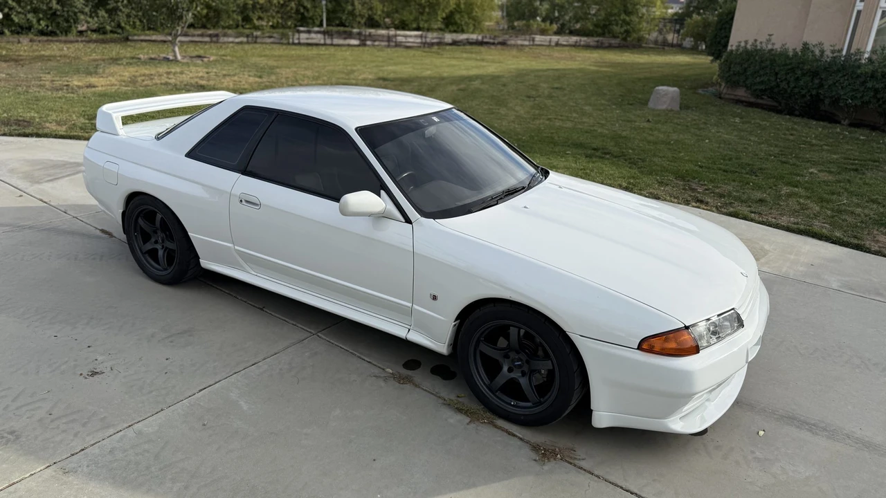 1994 Nissan R32 Skyline 8th Gen - Image 15 of 31
