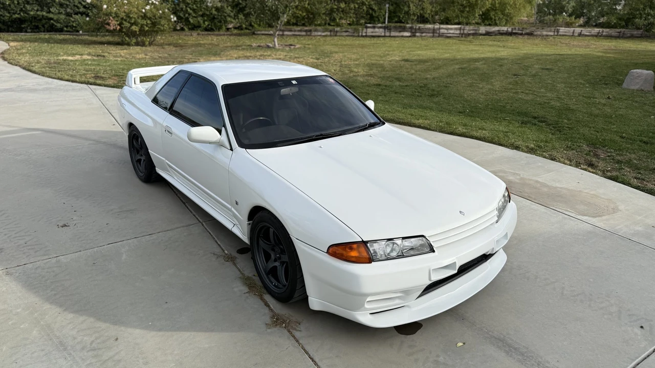 1994 Nissan R32 Skyline 8th Gen - Image 16 of 31