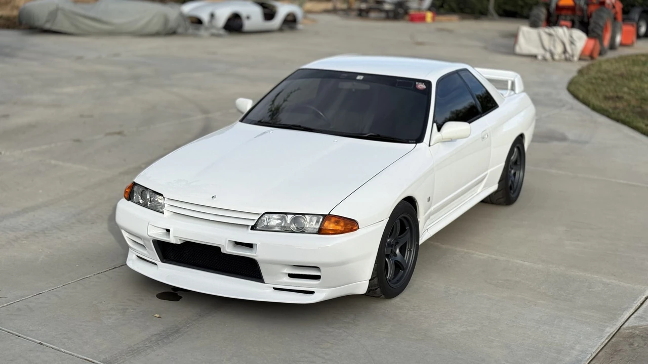 1994 Nissan R32 Skyline 8th Gen - Image 3 of 31