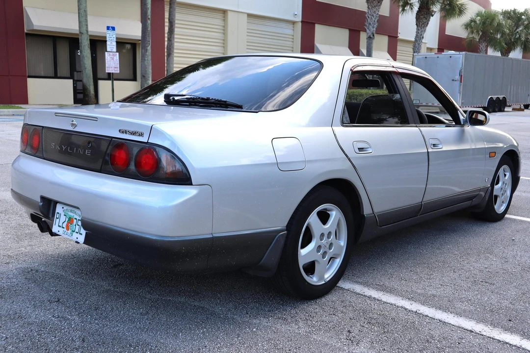 1994 Nissan R33 Skyline 9th Gen - Image 4 of 31