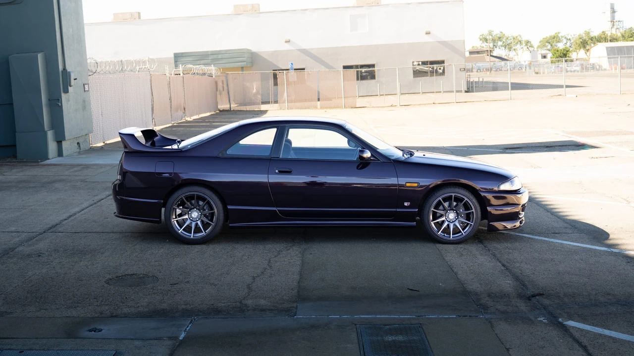 1994 Nissan R33 Skyline 9th Gen - Image 13 of 31