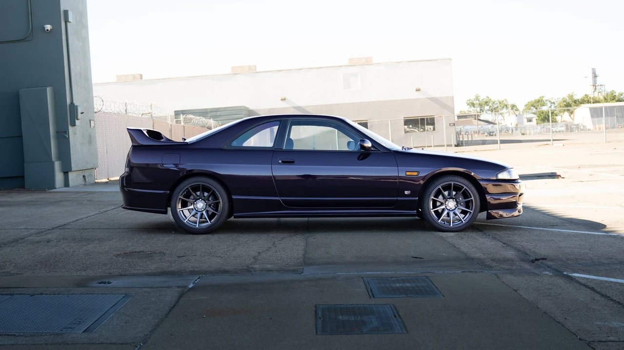 1994 Nissan R33 Skyline 9th Gen - Image 14 of 31