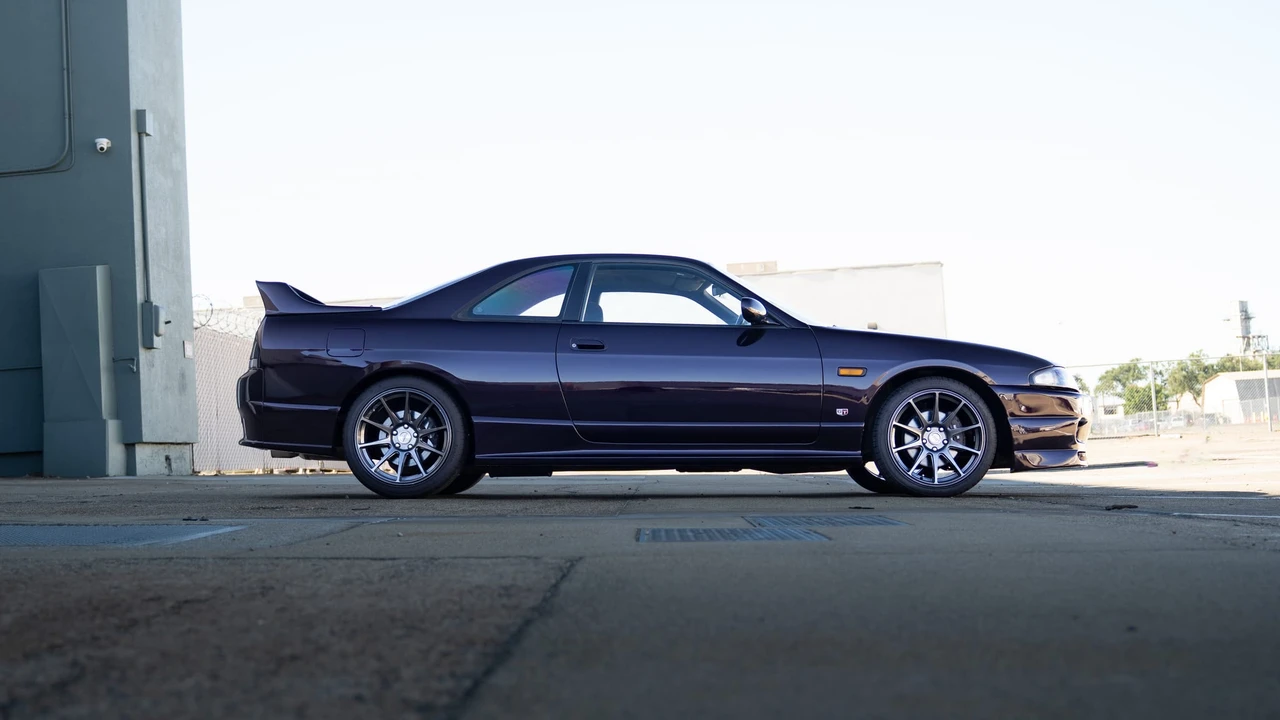 1994 Nissan R33 Skyline 9th Gen - Image 15 of 31