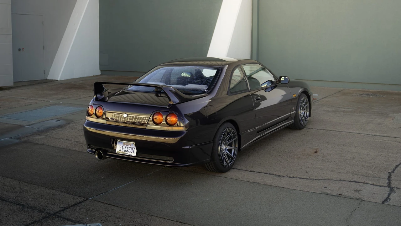 1994 Nissan R33 Skyline 9th Gen - Image 16 of 31