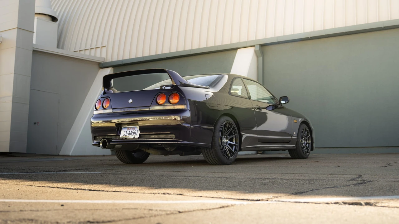 1994 Nissan R33 Skyline 9th Gen - Image 18 of 31