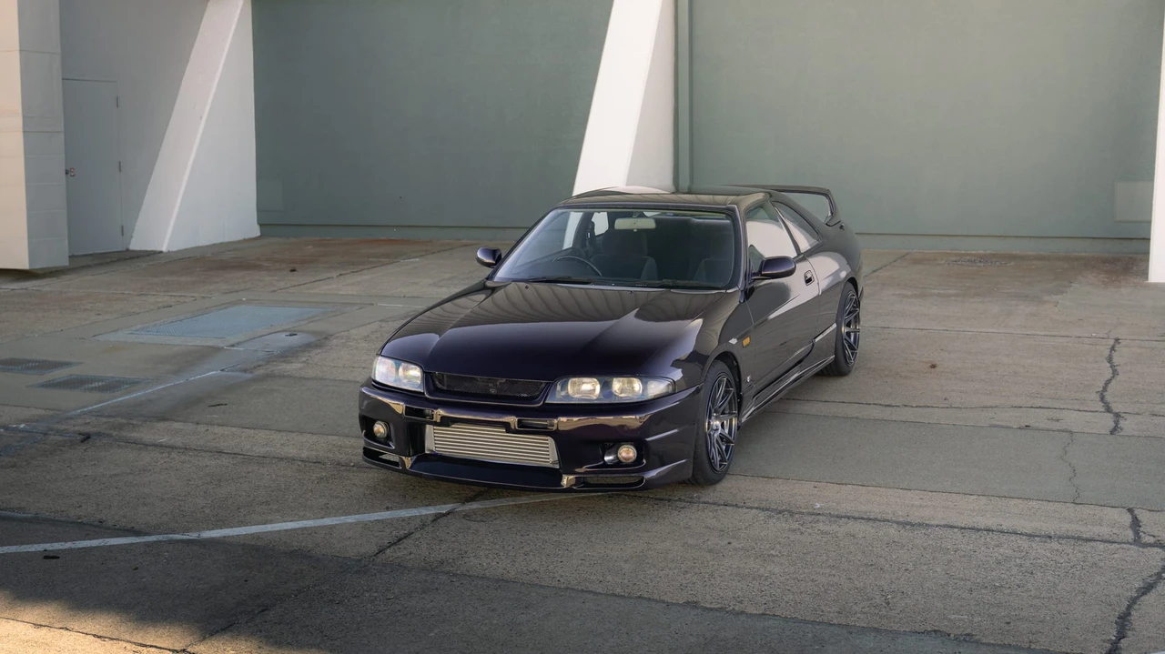 1994 Nissan R33 Skyline 9th Gen - Image 3 of 31