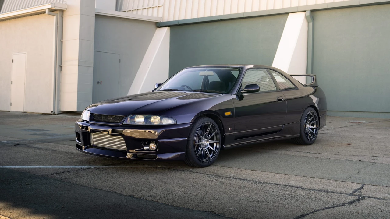 1994 Nissan R33 Skyline 9th Gen - Image 4 of 31